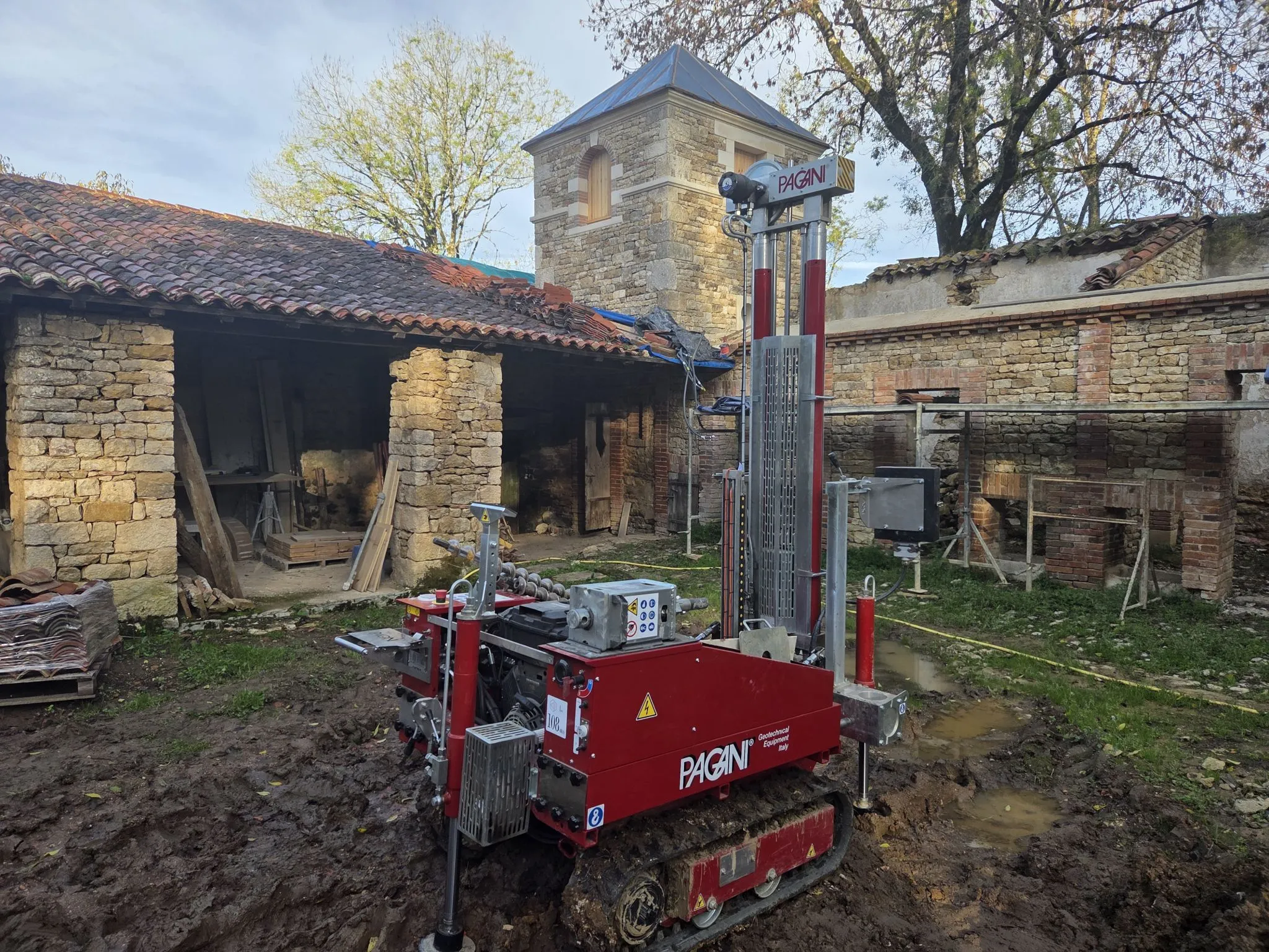 Chantier de rénovation château - étude G2 AVP pour construction piscine